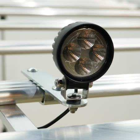 Safety light support on aluminium roof rack bar